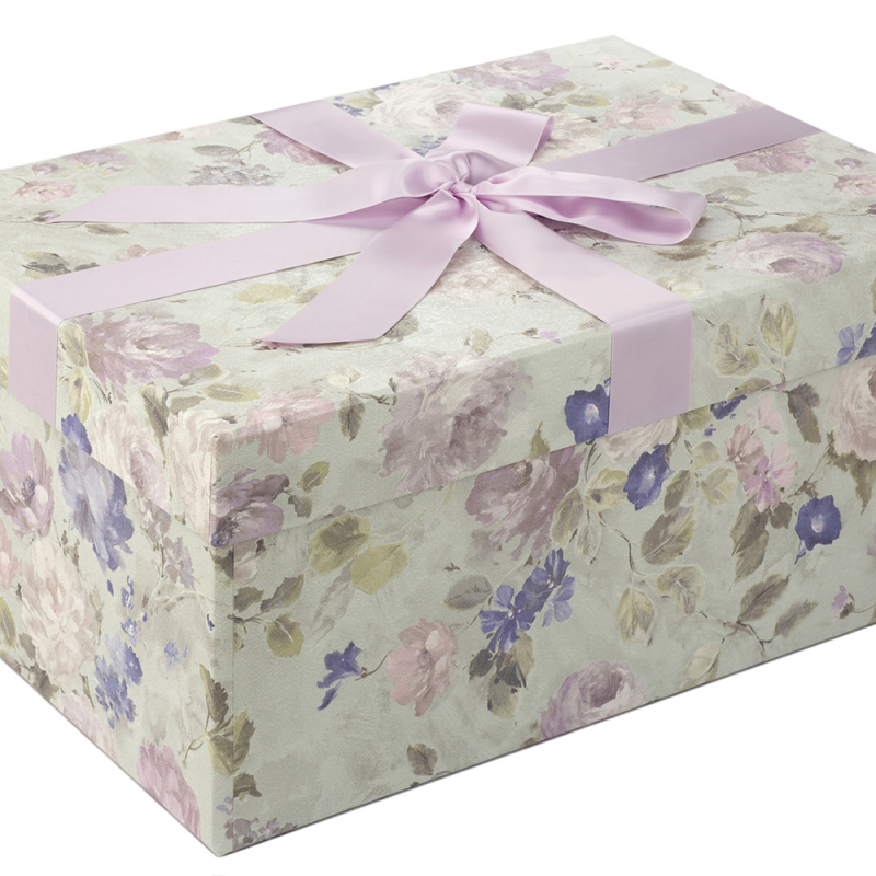 Die Brautkleidbox Mint Flora ist ein MustHave zur Aufbewahrung Ihres Brautkleides.